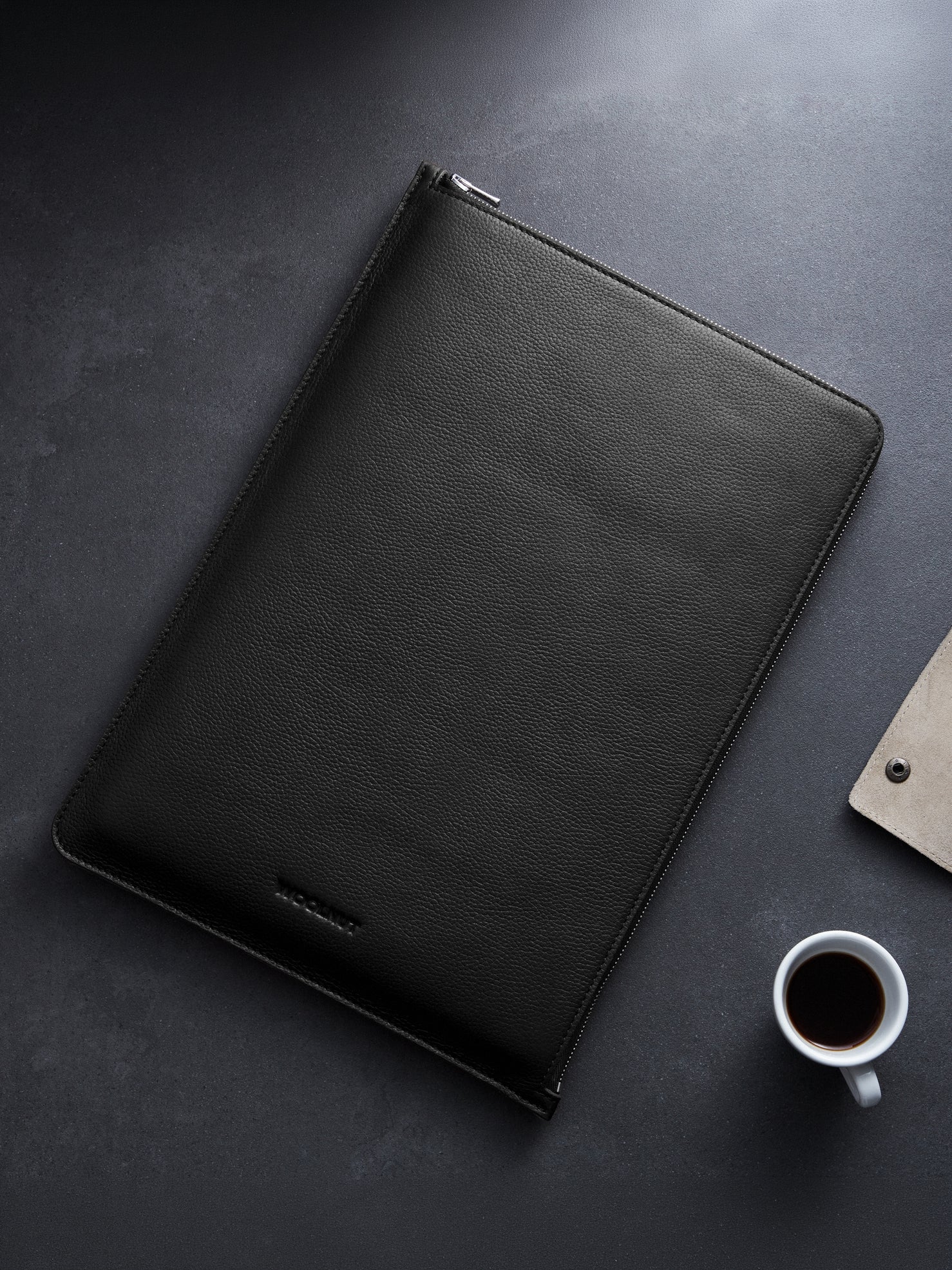 Woolnut Leather Folio for 13" MacBook Air & 14" MacBook Pro - Black