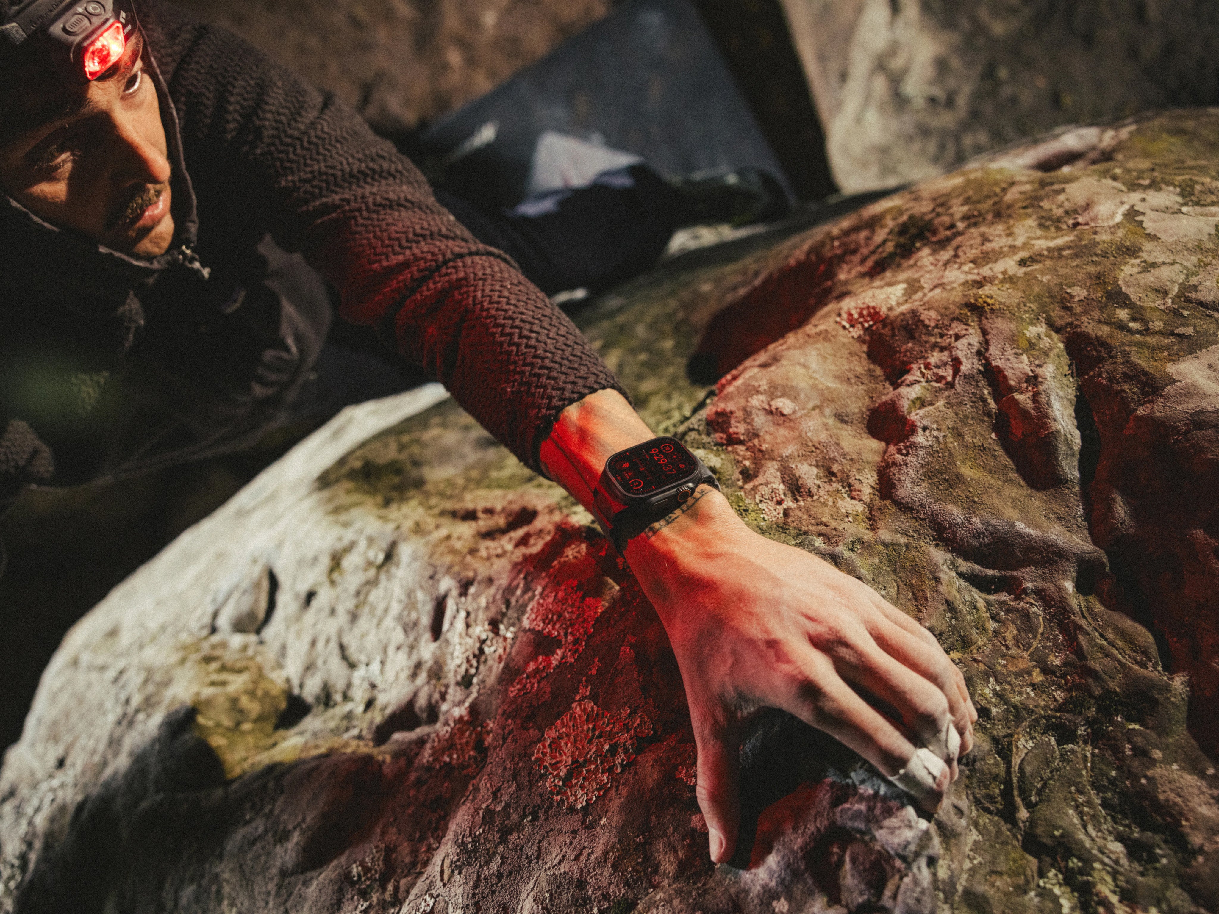Nomad Rocky Point Band - 46/49mm - Black Hardware - Carbon Black
