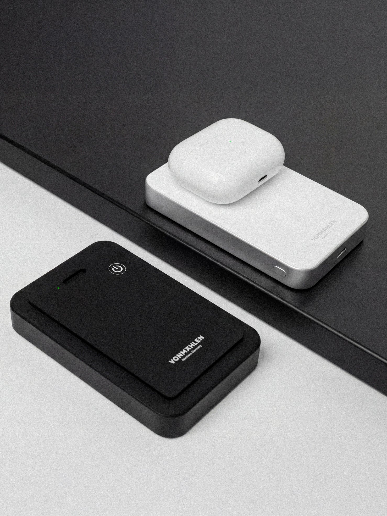 Vonmahlen Evergreen Mag 15W - 10,000 mAh Power Bank - Black